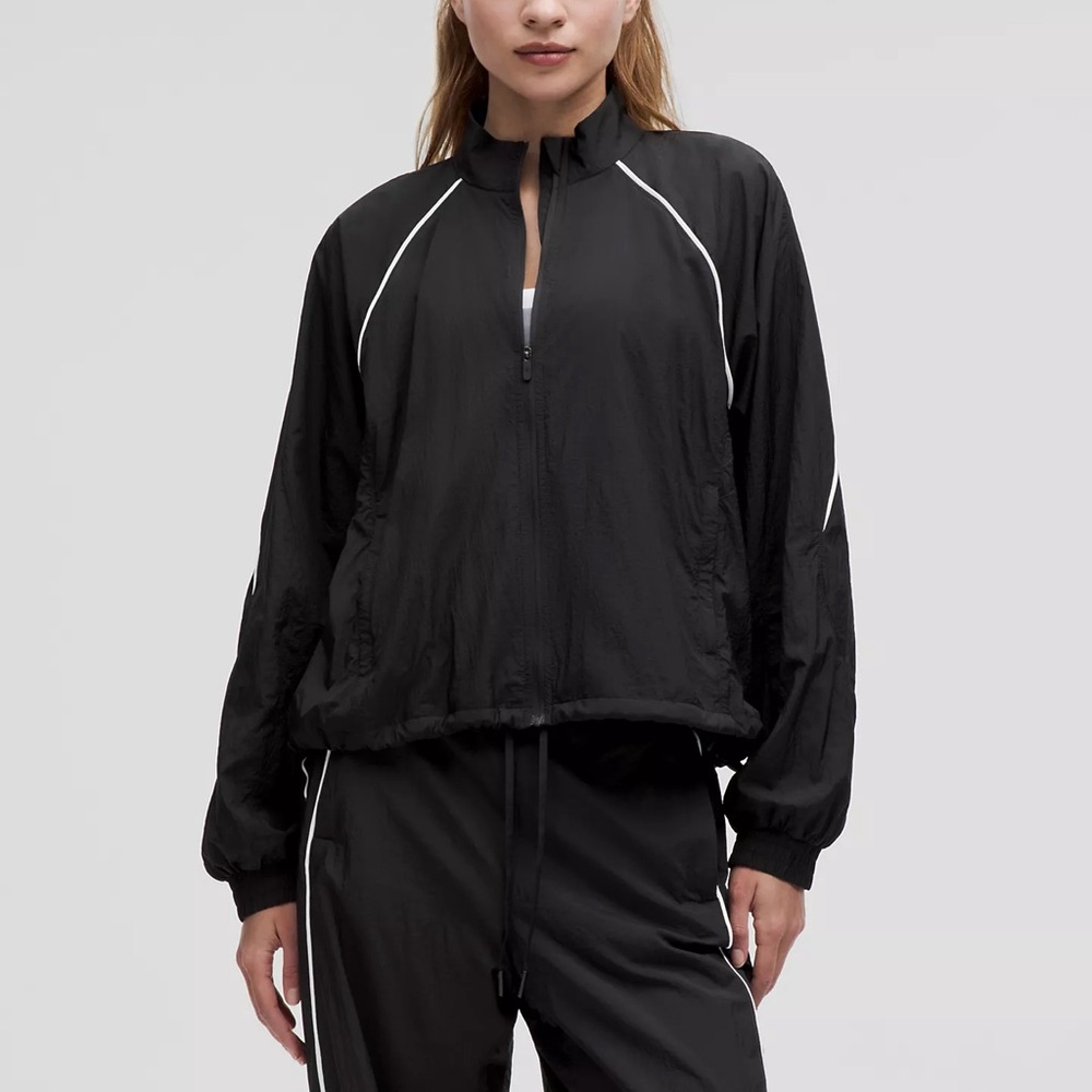 Lululemon black License to Train Lightweight Jacket NWT size 4 (S)